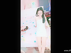 chinese teens live chat with mobile phone.952