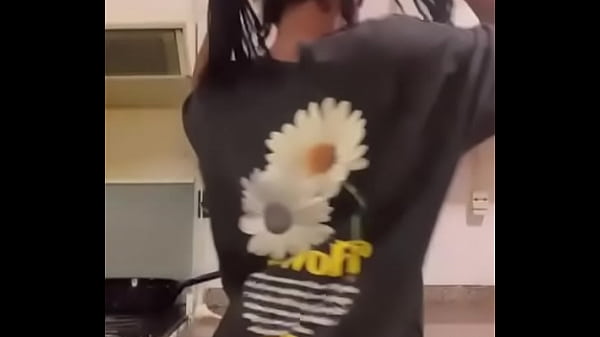 come let’s fuck in my kitchen